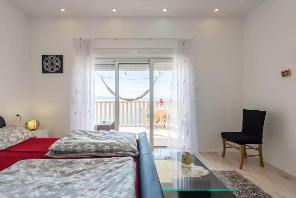 Super Horizont -free Parking And Jaccuzzi Guest house